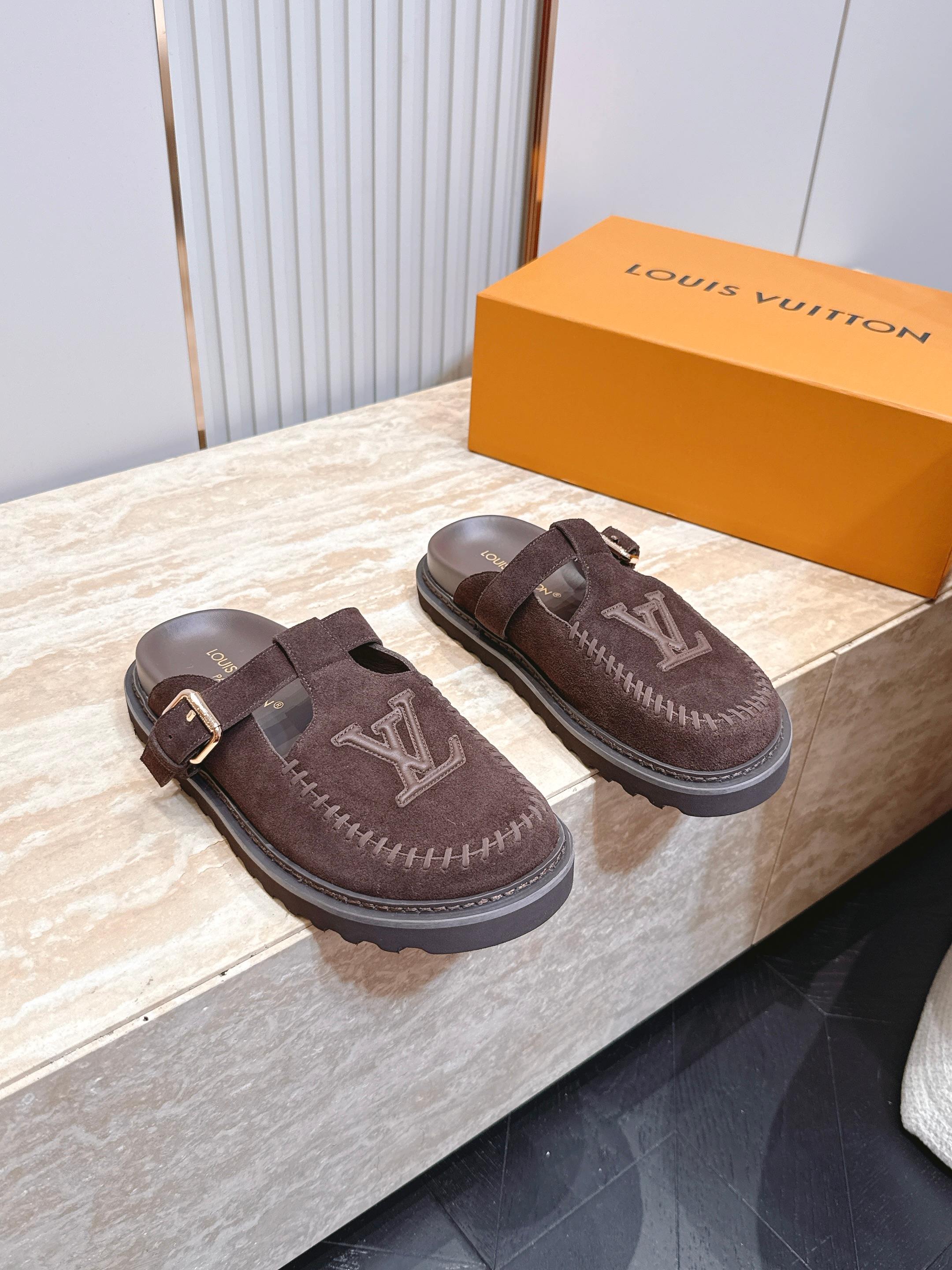 Louis vuitto*驴牌 Lv 新品厚底包头勃肯拖鞋  懒人鞋的终极形态找到了！LV这双穆勒包头拖