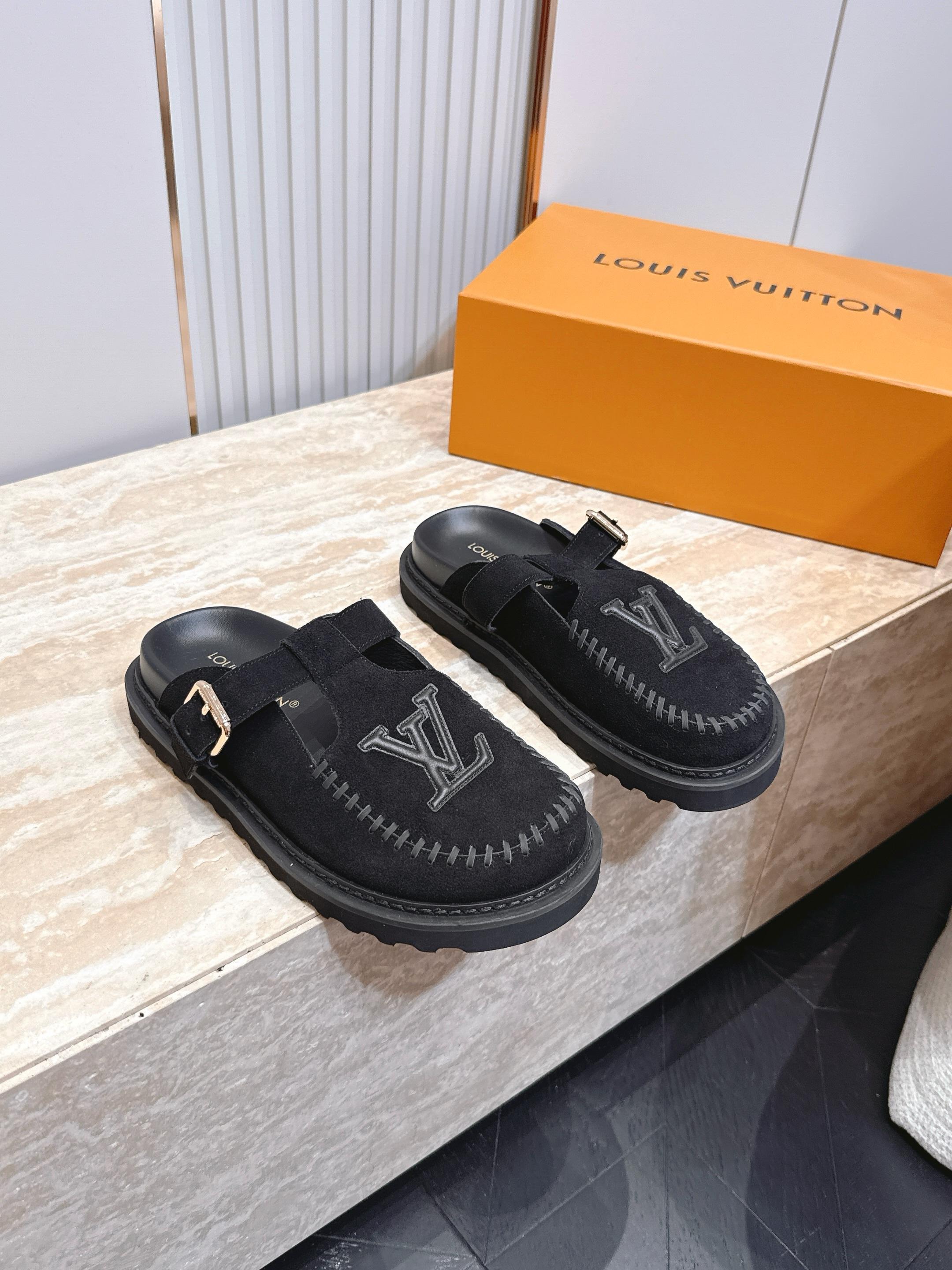 Louis vuitto*驴牌 Lv 新品厚底包头勃肯拖鞋  懒人鞋的终极形态找到了！LV这双穆勒包头拖