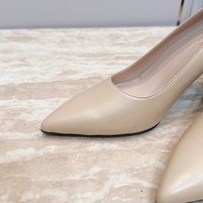 CHANEL 香奈儿26vs春夏专柜最新时装鞋系列……【尖头高头单鞋】香奈儿女士钟爱简约又难以抗拒系 搭 CHANEL 香奈儿26vs春夏专柜最新时装鞋系列……【尖头高头单鞋】香奈儿女士钟爱简约又难以抗拒系 搭