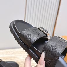 男款Louis vuitt..ss26 new arrival~夏季拖鞋全真皮经典皮带扣LV标志,简约又 男款Louis vuitt..ss26 new arrival~夏季拖鞋全真皮经典皮带扣LV标志,简约又