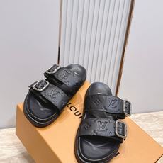 男款Louis vuitt..ss26 new arrival~夏季拖鞋全真皮经典皮带扣LV标志,简约又 男款Louis vuitt..ss26 new arrival~夏季拖鞋全真皮经典皮带扣LV标志,简约又