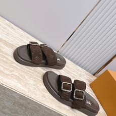男款Louis vuitt..ss26 new arrival~夏季拖鞋全真皮经典皮带扣LV标志,简约又 男款Louis vuitt..ss26 new arrival~夏季拖鞋全真皮经典皮带扣LV标志,简约又