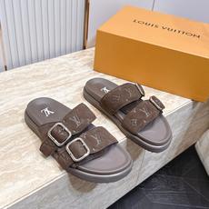 男款Louis vuitt..ss26 new arrival~夏季拖鞋全真皮经典皮带扣LV标志,简约又 男款Louis vuitt..ss26 new arrival~夏季拖鞋全真皮经典皮带扣LV标志,简约又