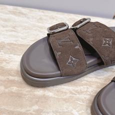 男款Louis vuitt..ss26 new arrival~夏季拖鞋全真皮经典皮带扣LV标志,简约又 男款Louis vuitt..ss26 new arrival~夏季拖鞋全真皮经典皮带扣LV标志,简约又