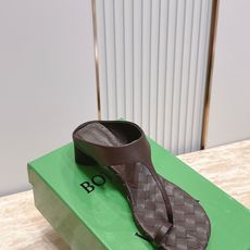 BV 26vs春夏最新凉鞋爆款系列……【圆头编织夹趾凉鞋】 冻果控们有啦福,小红巨书网多红星明上身!脚 BV 26vs春夏最新凉鞋爆款系列……【圆头编织夹趾凉鞋】 冻果控们有啦福,小红巨书网多红星明上身!脚