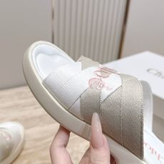 ChIoe克洛伊2026vs春夏最新休闲凉鞋系列……【圆头厚底凉鞋】 原版鞋底,全手工穿线,所有的位置 ChIoe克洛伊2026vs春夏最新休闲凉鞋系列……【圆头厚底凉鞋】 原版鞋底,全手工穿线,所有的位置