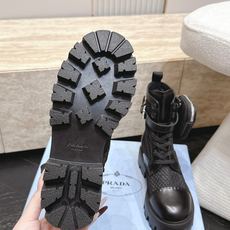 包包款 PRADA 普拉达 2026vs早秋新款靴子系列…网靴…【圆头网拼厚底短靴】✔️新款上架⚠️这款 包包款 PRADA 普拉达 2026vs早秋新款靴子系列…网靴…【圆头网拼厚底短靴】✔️新款上架⚠️这款