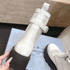 包包款 PRADA 普拉达 2026vs早秋新款靴子系列…网靴…【圆头网拼厚底短靴】✔️新款上架⚠️这款 包包款 PRADA 普拉达 2026vs早秋新款靴子系列…网靴…【圆头网拼厚底短靴】✔️新款上架⚠️这款