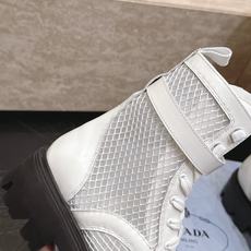 包包款 PRADA 普拉达 2026vs早秋新款靴子系列…网靴…【圆头网拼厚底短靴】✔️新款上架⚠️这款 包包款 PRADA 普拉达 2026vs早秋新款靴子系列…网靴…【圆头网拼厚底短靴】✔️新款上架⚠️这款