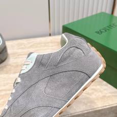 女🌾2026新色系!情侣款 Bottega Veneta(BV葆蝶家)OrbitFlash系列复古运动鞋 女🌾2026新色系!情侣款 Bottega Veneta(BV葆蝶家)OrbitFlash系列复古运动鞋