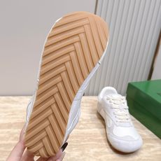 女🌾2026新色系!情侣款 Bottega Veneta(BV葆蝶家)OrbitFlash系列复古运动鞋 女🌾2026新色系!情侣款 Bottega Veneta(BV葆蝶家)OrbitFlash系列复古运动鞋