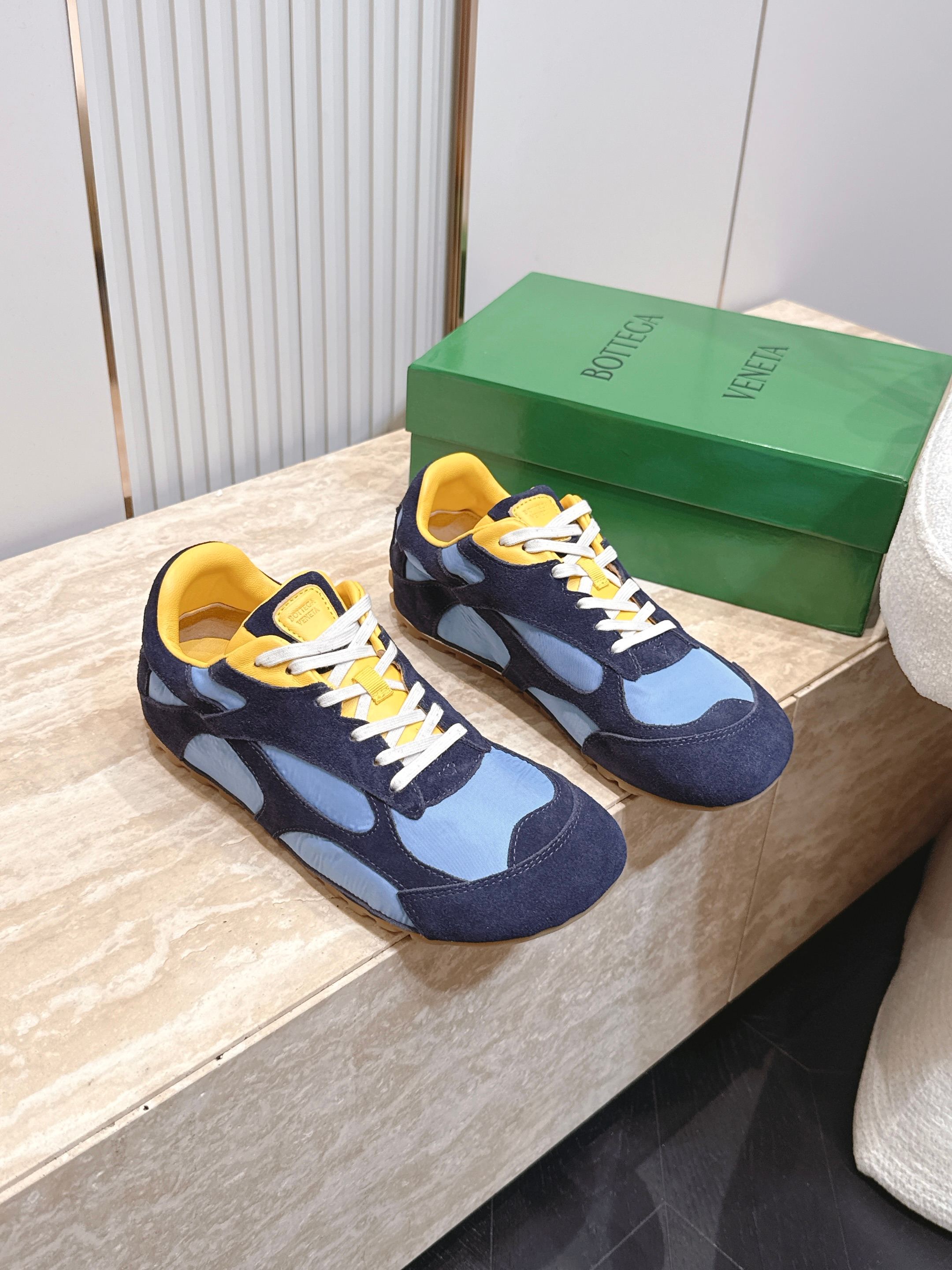 女🌾2026新色系！情侣款 Bottega Veneta(BV葆蝶家)OrbitFlash系列复古运动鞋