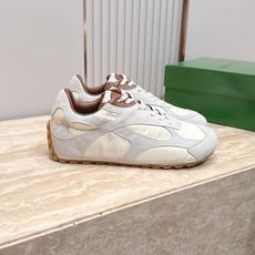 女🌾2026新色系!情侣款 Bottega Veneta(BV葆蝶家)OrbitFlash系列复古运动鞋 女🌾2026新色系!情侣款 Bottega Veneta(BV葆蝶家)OrbitFlash系列复古运动鞋