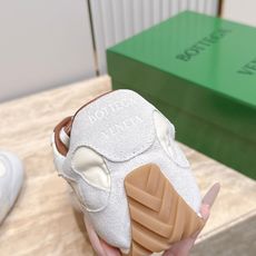 女🌾2026新色系!情侣款 Bottega Veneta(BV葆蝶家)OrbitFlash系列复古运动鞋 女🌾2026新色系!情侣款 Bottega Veneta(BV葆蝶家)OrbitFlash系列复古运动鞋