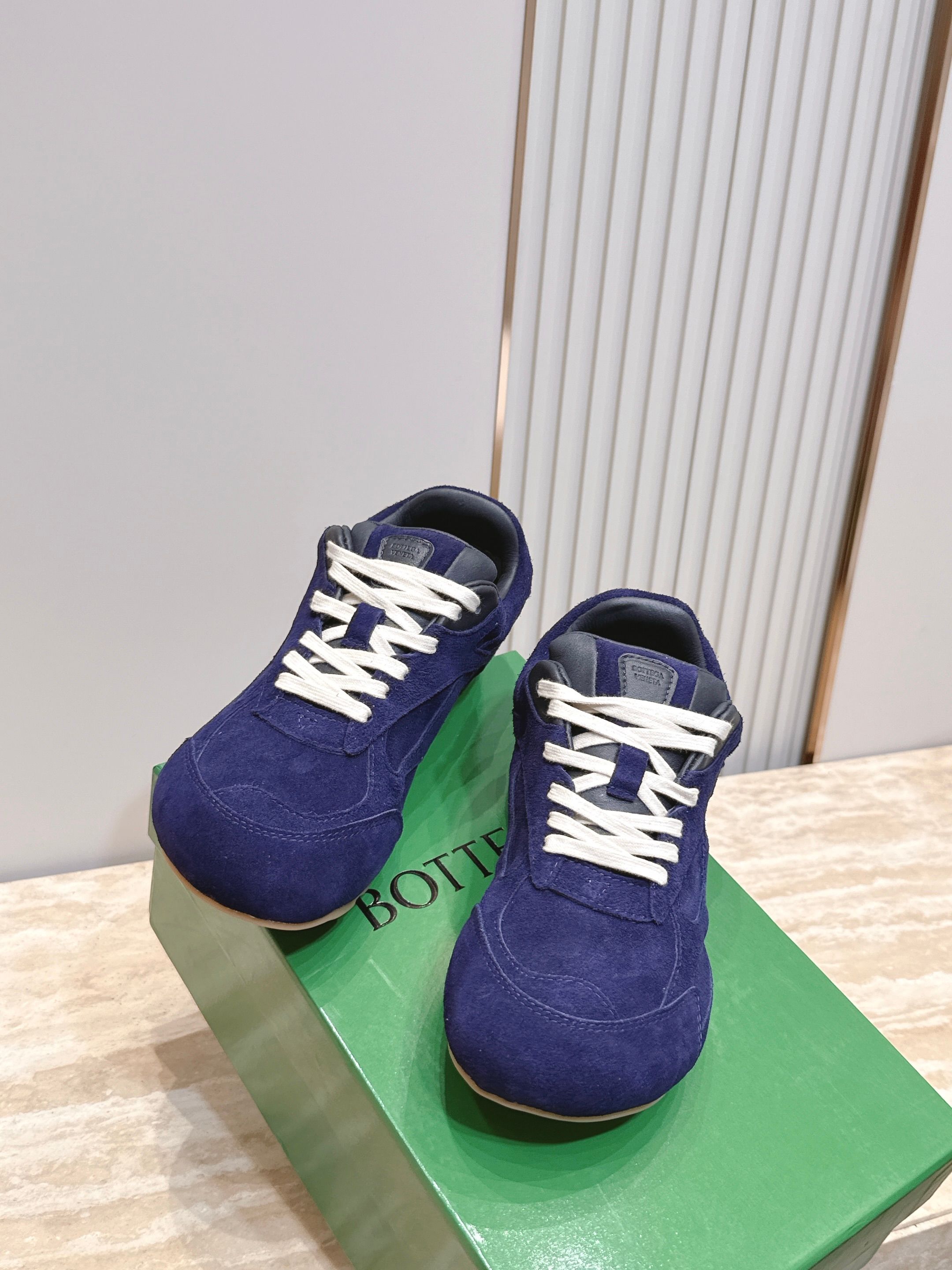 女🌾2026新色系！情侣款 Bottega Veneta(BV葆蝶家)OrbitFlash系列复古运动鞋