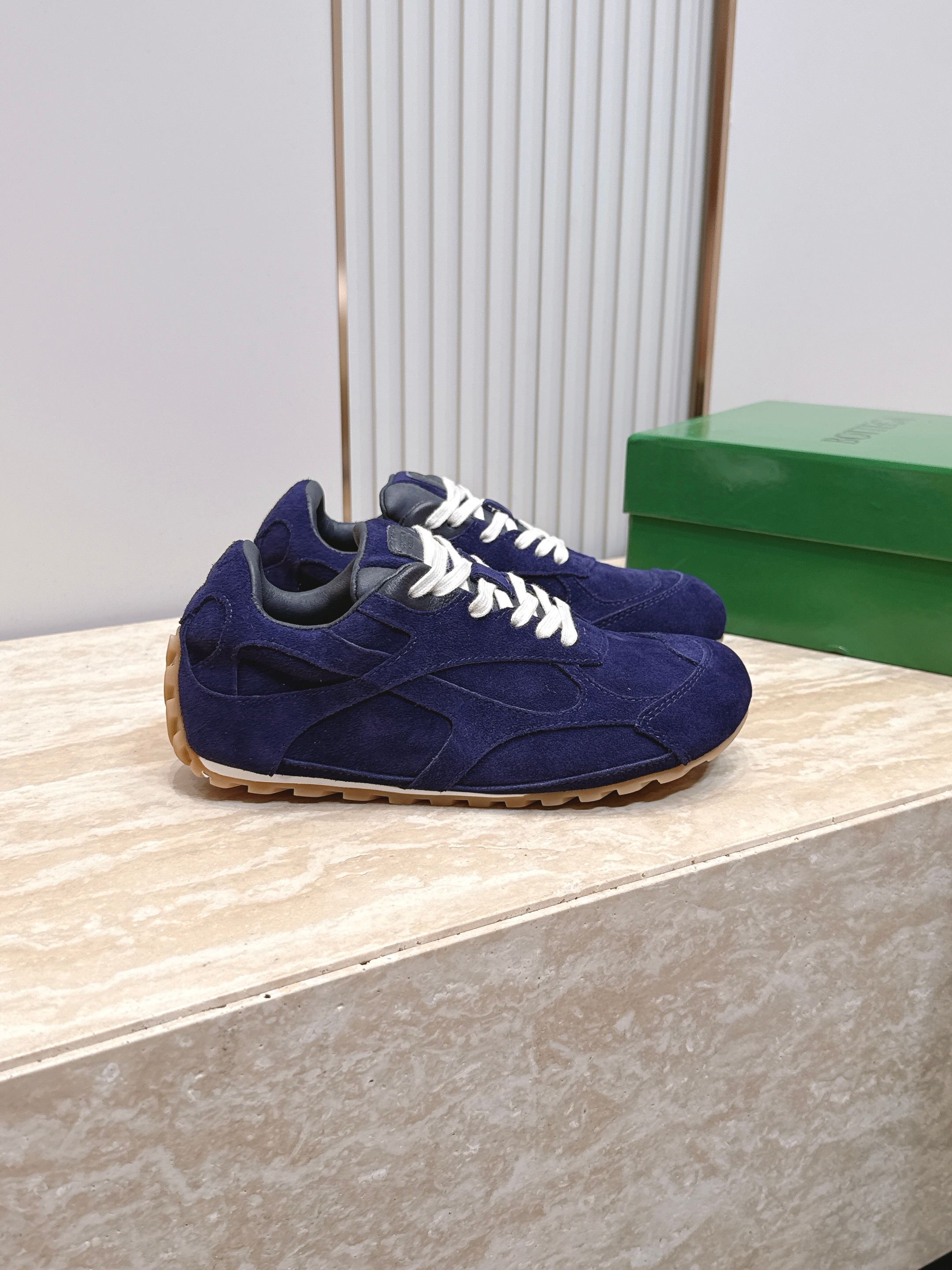 女🌾2026新色系！情侣款 Bottega Veneta(BV葆蝶家)OrbitFlash系列复古运动鞋