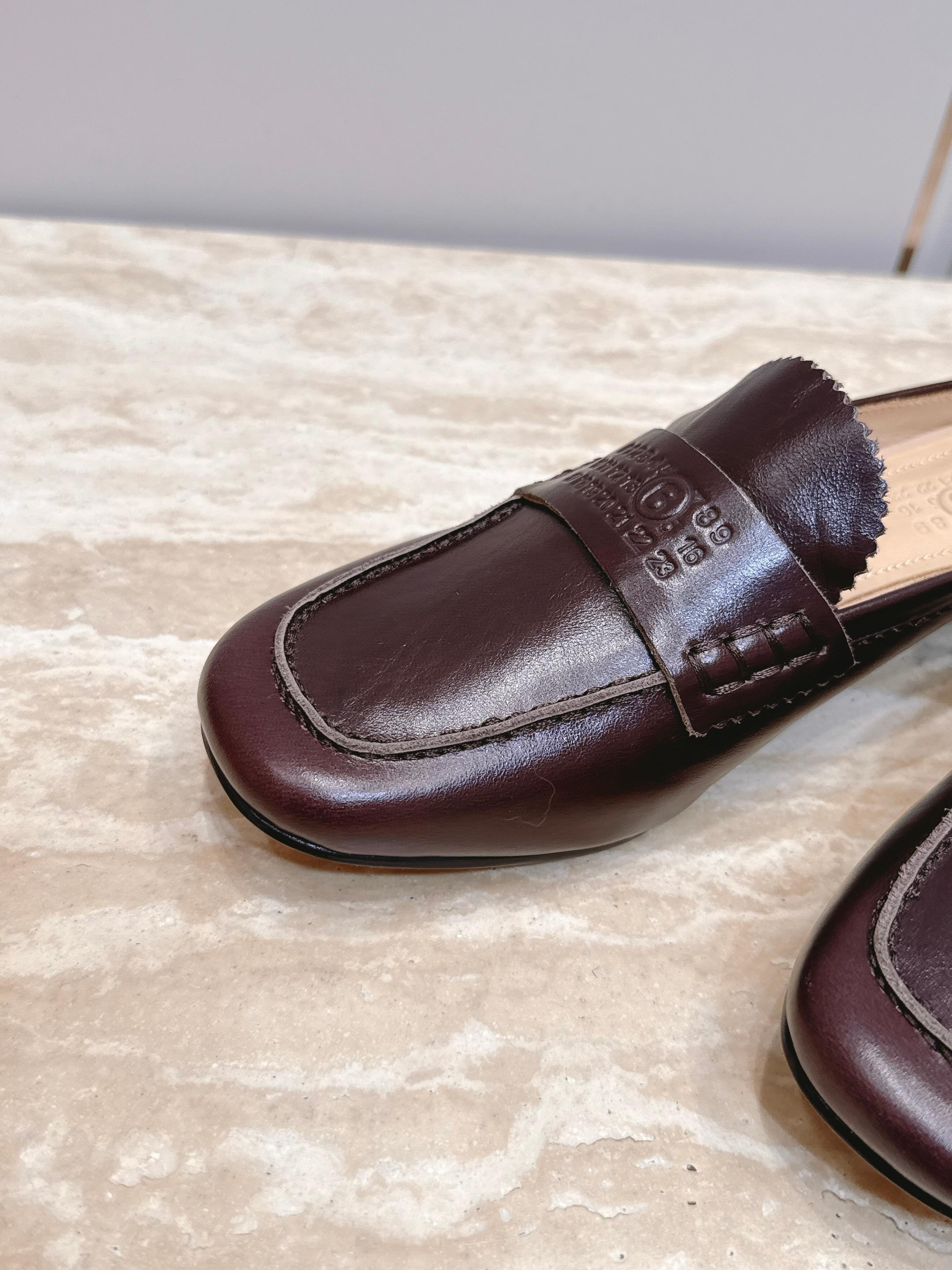 Maison Margiela mm6 马吉拉26vs早秋新款时装单鞋系列……【圆头乐福半拖单鞋】原版一