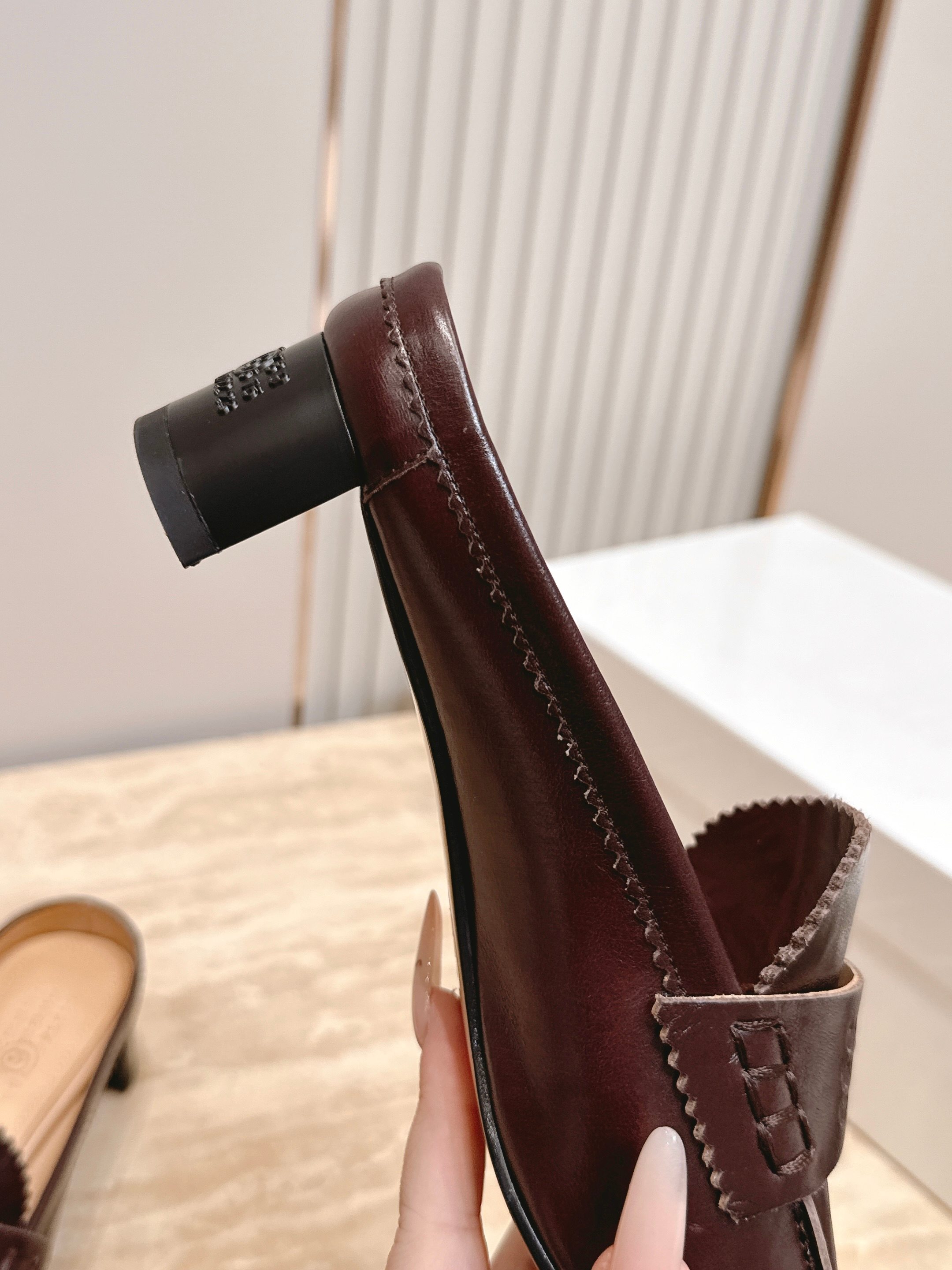 Maison Margiela mm6 马吉拉26vs早秋新款时装单鞋系列……【圆头乐福半拖单鞋】原版一