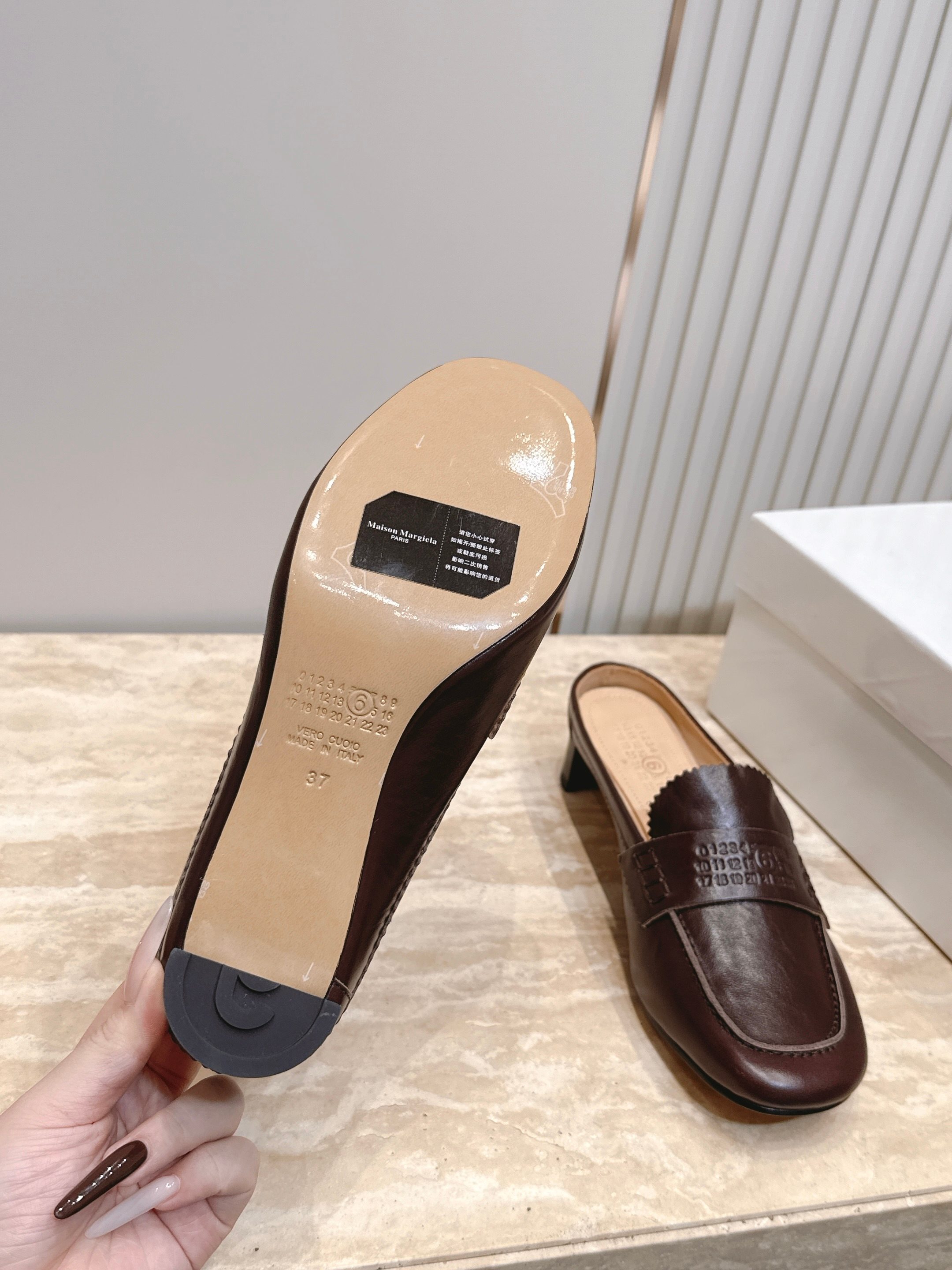 Maison Margiela mm6 马吉拉26vs早秋新款时装单鞋系列……【圆头乐福半拖单鞋】原版一