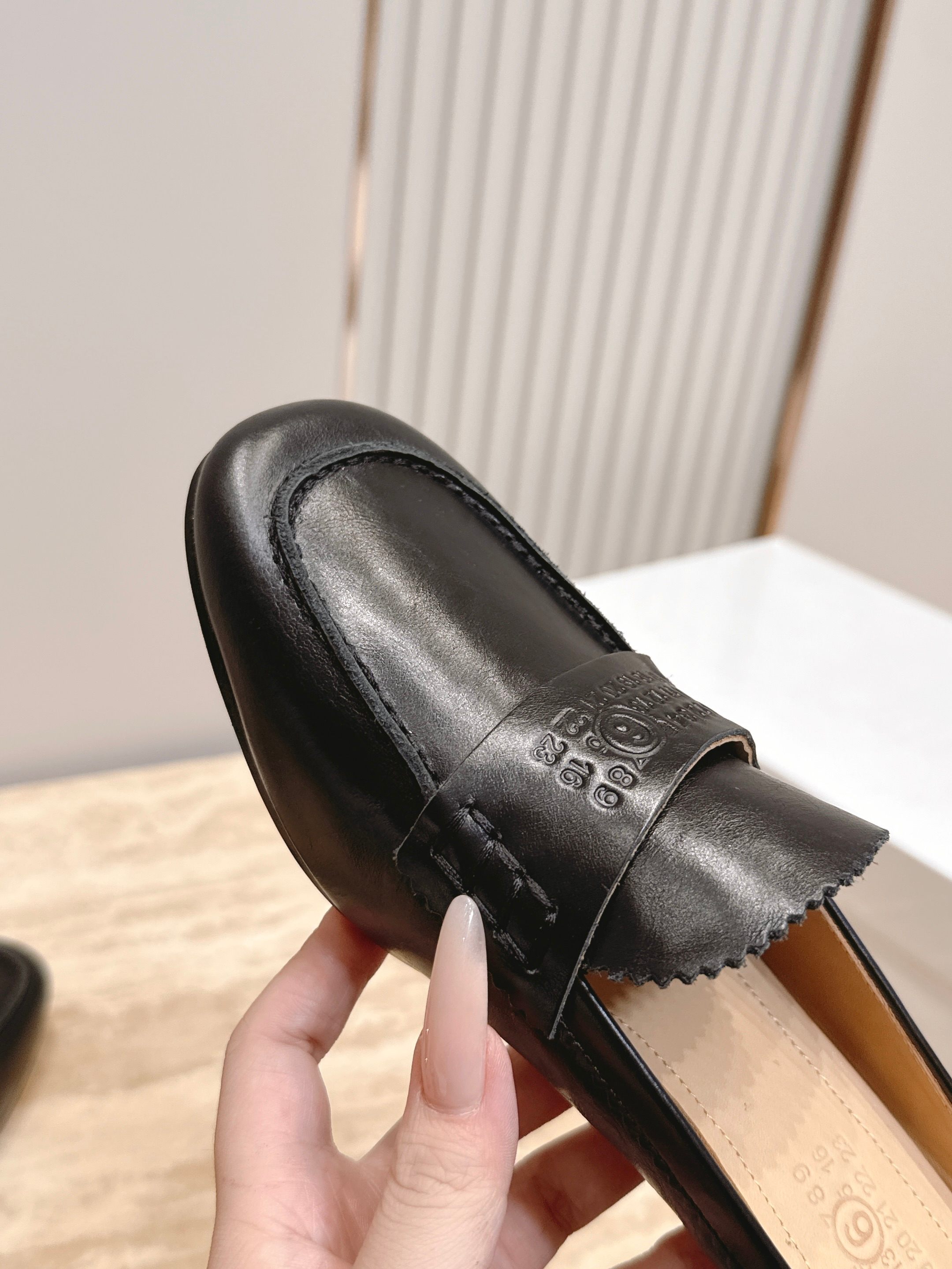 Maison Margiela mm6 马吉拉26vs早秋新款时装单鞋系列……【圆头乐福半拖单鞋】原版一