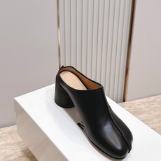 Maison Margiela马吉拉26vs早秋新款时装单鞋系列……【异形头半拖单鞋】原版一比一打造👍🉐 Maison Margiela马吉拉26vs早秋新款时装单鞋系列……【异形头半拖单鞋】原版一比一打造👍🉐