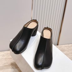 Maison Margiela马吉拉26vs早秋新款时装单鞋系列……【异形头半拖单鞋】原版一比一打造👍🉐 Maison Margiela马吉拉26vs早秋新款时装单鞋系列……【异形头半拖单鞋】原版一比一打造👍🉐