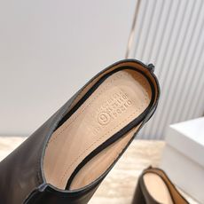 Maison Margiela马吉拉26vs早秋新款时装单鞋系列……【异形头半拖单鞋】原版一比一打造👍🉐 Maison Margiela马吉拉26vs早秋新款时装单鞋系列……【异形头半拖单鞋】原版一比一打造👍🉐