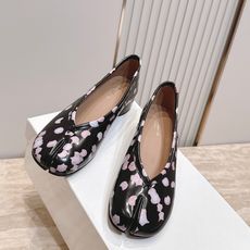 Maison Margiela mm6马吉拉26vs早秋新款时装单鞋系列……【分趾涂鸦单鞋】原版一比一打 Maison Margiela mm6马吉拉26vs早秋新款时装单鞋系列……【分趾涂鸦单鞋】原版一比一打