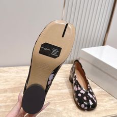 Maison Margiela mm6马吉拉26vs早秋新款时装单鞋系列……【分趾涂鸦单鞋】原版一比一打 Maison Margiela mm6马吉拉26vs早秋新款时装单鞋系列……【分趾涂鸦单鞋】原版一比一打