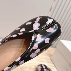 Maison Margiela mm6马吉拉26vs早秋新款时装单鞋系列……【分趾涂鸦单鞋】原版一比一打 Maison Margiela mm6马吉拉26vs早秋新款时装单鞋系列……【分趾涂鸦单鞋】原版一比一打