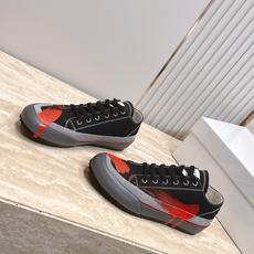涂鸦款MM6 26vs新款情侣复古休闲鞋光听到复古风就能立刻想到经典M*arginal,复古时髦,春夏秋 涂鸦款MM6 26vs新款情侣复古休闲鞋光听到复古风就能立刻想到经典M*arginal,复古时髦,春夏秋