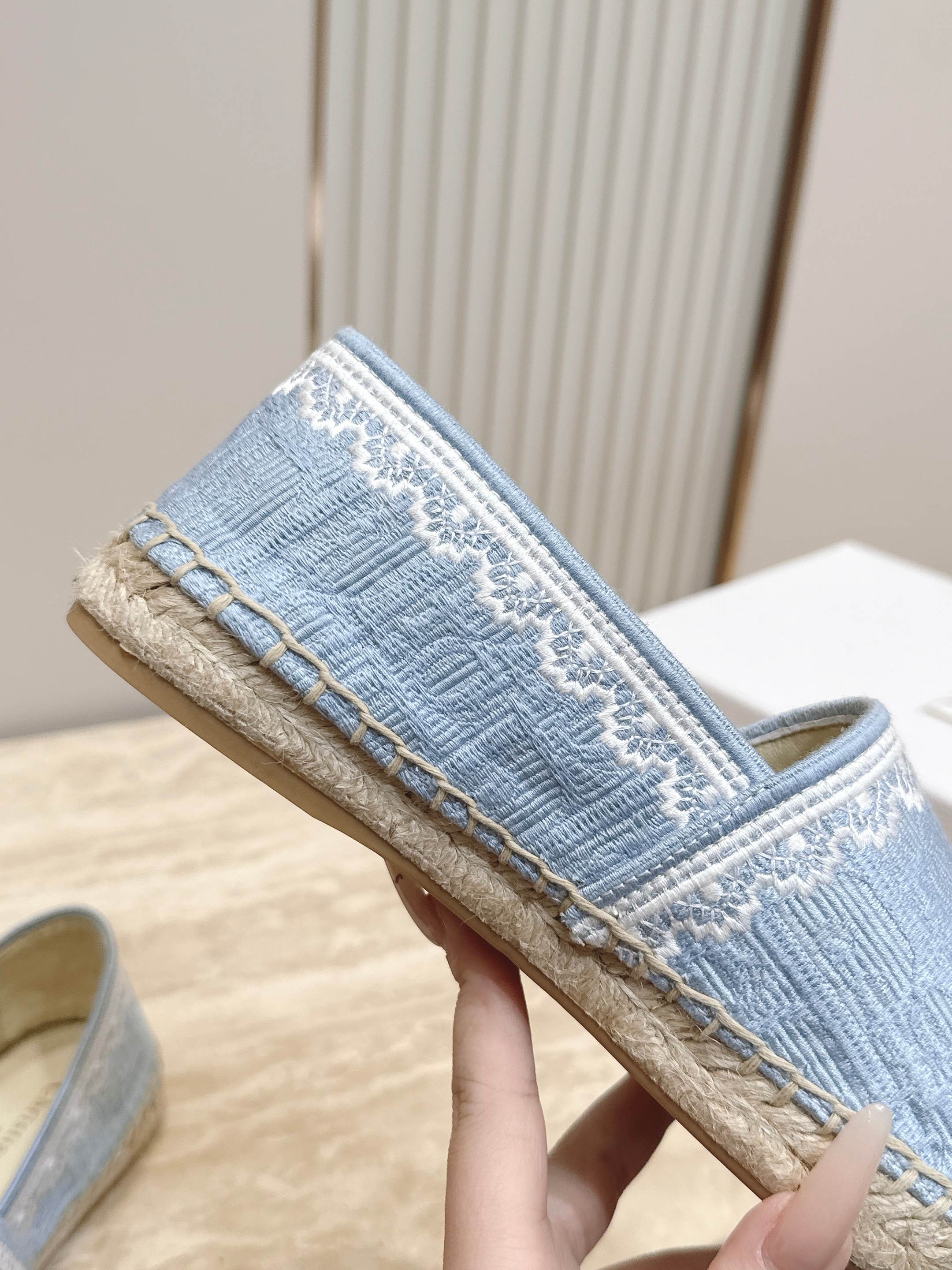 Dior迪奥26vs早秋新款渔夫系列…【圆头厚底渔夫鞋】简约超级百搭. 上脚完美奢华，可任意搭配，春夏服