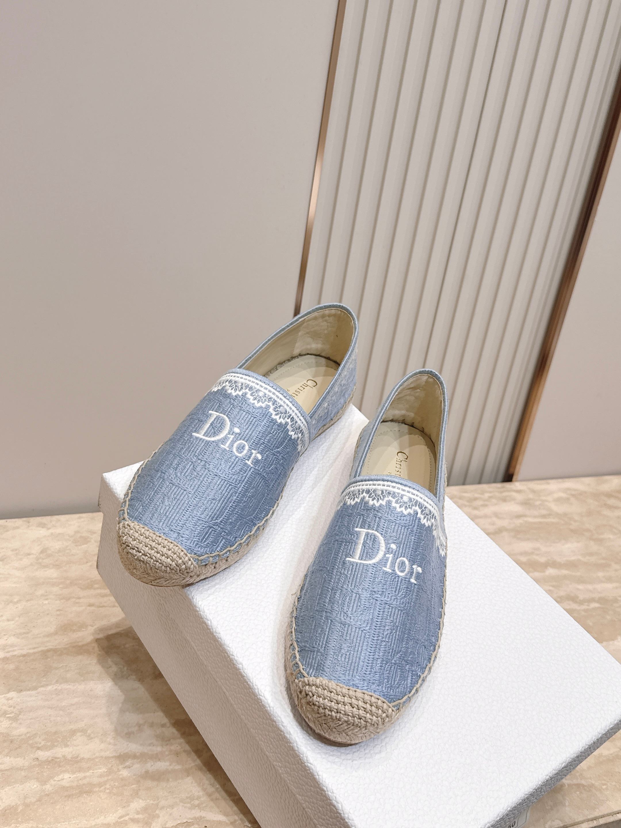 Dior迪奥26vs早秋新款渔夫系列…【圆头厚底渔夫鞋】简约超级百搭. 上脚完美奢华，可任意搭配，春夏服