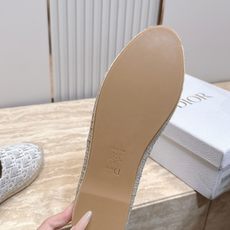 Dior迪奥26vs早秋新款渔夫系列…【圆头厚底渔夫鞋】简约超级百搭. 上脚完美奢华,可任意搭配,春夏服 Dior迪奥26vs早秋新款渔夫系列…【圆头厚底渔夫鞋】简约超级百搭. 上脚完美奢华,可任意搭配,春夏服