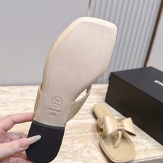 CHANEL香奈儿 26vs早秋专柜最新时装单鞋系列……【方头蝴蝶结凉拖】香奈儿女士钟爱简约又难以抗拒系 CHANEL香奈儿 26vs早秋专柜最新时装单鞋系列……【方头蝴蝶结凉拖】香奈儿女士钟爱简约又难以抗拒系