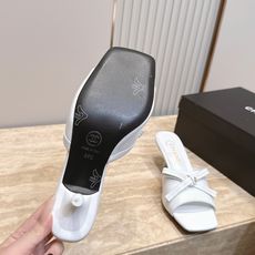 CHANEL 香奈儿 26vs早秋专柜最新时装单鞋系列……【方头蝴蝶结凉拖】香奈儿女士钟爱简约又难以抗拒 CHANEL 香奈儿 26vs早秋专柜最新时装单鞋系列……【方头蝴蝶结凉拖】香奈儿女士钟爱简约又难以抗拒