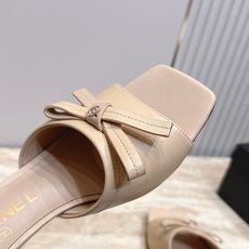 CHANEL 香奈儿 26vs早秋专柜最新时装单鞋系列……【方头蝴蝶结凉拖】香奈儿女士钟爱简约又难以抗拒 CHANEL 香奈儿 26vs早秋专柜最新时装单鞋系列……【方头蝴蝶结凉拖】香奈儿女士钟爱简约又难以抗拒