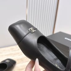 CHANEL 香奈儿 26vs早秋专柜最新时装单鞋系列……【方头横带单鞋】香奈儿女士钟爱简约又难以抗拒系 CHANEL 香奈儿 26vs早秋专柜最新时装单鞋系列……【方头横带单鞋】香奈儿女士钟爱简约又难以抗拒系