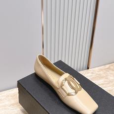 CHANEL 香奈儿 26vs早秋专柜最新时装单鞋系列……【大金属扣方头平底单鞋】香奈儿女士钟爱简约又难 CHANEL 香奈儿 26vs早秋专柜最新时装单鞋系列……【大金属扣方头平底单鞋】香奈儿女士钟爱简约又难
