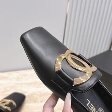 CHANEL 香奈儿 26vs早秋专柜最新时装单鞋系列……【大金属扣方头平底单鞋】香奈儿女士钟爱简约又难 CHANEL 香奈儿 26vs早秋专柜最新时装单鞋系列……【大金属扣方头平底单鞋】香奈儿女士钟爱简约又难