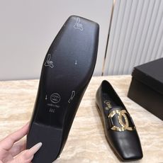 CHANEL 香奈儿 26vs早秋专柜最新时装单鞋系列……【大金属扣方头平底单鞋】香奈儿女士钟爱简约又难 CHANEL 香奈儿 26vs早秋专柜最新时装单鞋系列……【大金属扣方头平底单鞋】香奈儿女士钟爱简约又难