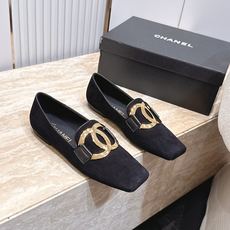 CHANEL 香奈儿 26vs早秋专柜最新时装单鞋系列……【大金属扣方头平底单鞋】香奈儿女士钟爱简约又难 CHANEL 香奈儿 26vs早秋专柜最新时装单鞋系列……【大金属扣方头平底单鞋】香奈儿女士钟爱简约又难