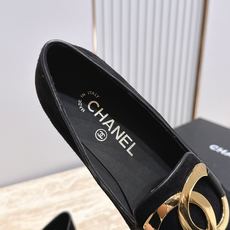 CHANEL 香奈儿 26vs早秋专柜最新时装单鞋系列……【大金属扣方头平底单鞋】香奈儿女士钟爱简约又难 CHANEL 香奈儿 26vs早秋专柜最新时装单鞋系列……【大金属扣方头平底单鞋】香奈儿女士钟爱简约又难