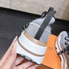 男款 Hermes 爱马仕 2026 新款厚底休闲运动鞋工艺极致,同步专柜上新.鞋子的每一个细节都特 男款 Hermes 爱马仕 2026 新款厚底休闲运动鞋工艺极致,同步专柜上新.鞋子的每一个细节都特