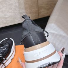 男款 Hermes 爱马仕 2026 新款厚底休闲运动鞋工艺极致,同步专柜上新.鞋子的每一个细节都特 男款 Hermes 爱马仕 2026 新款厚底休闲运动鞋工艺极致,同步专柜上新.鞋子的每一个细节都特