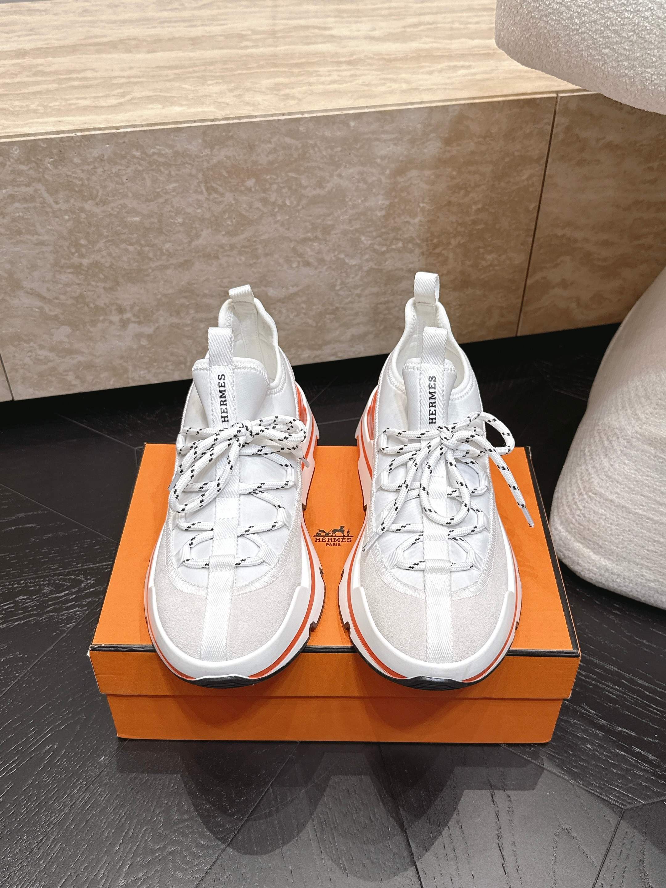 男款   Hermes 爱马仕 2026 新款厚底休闲运动鞋工艺极致，同步专柜上新.鞋子的每一个细节都特