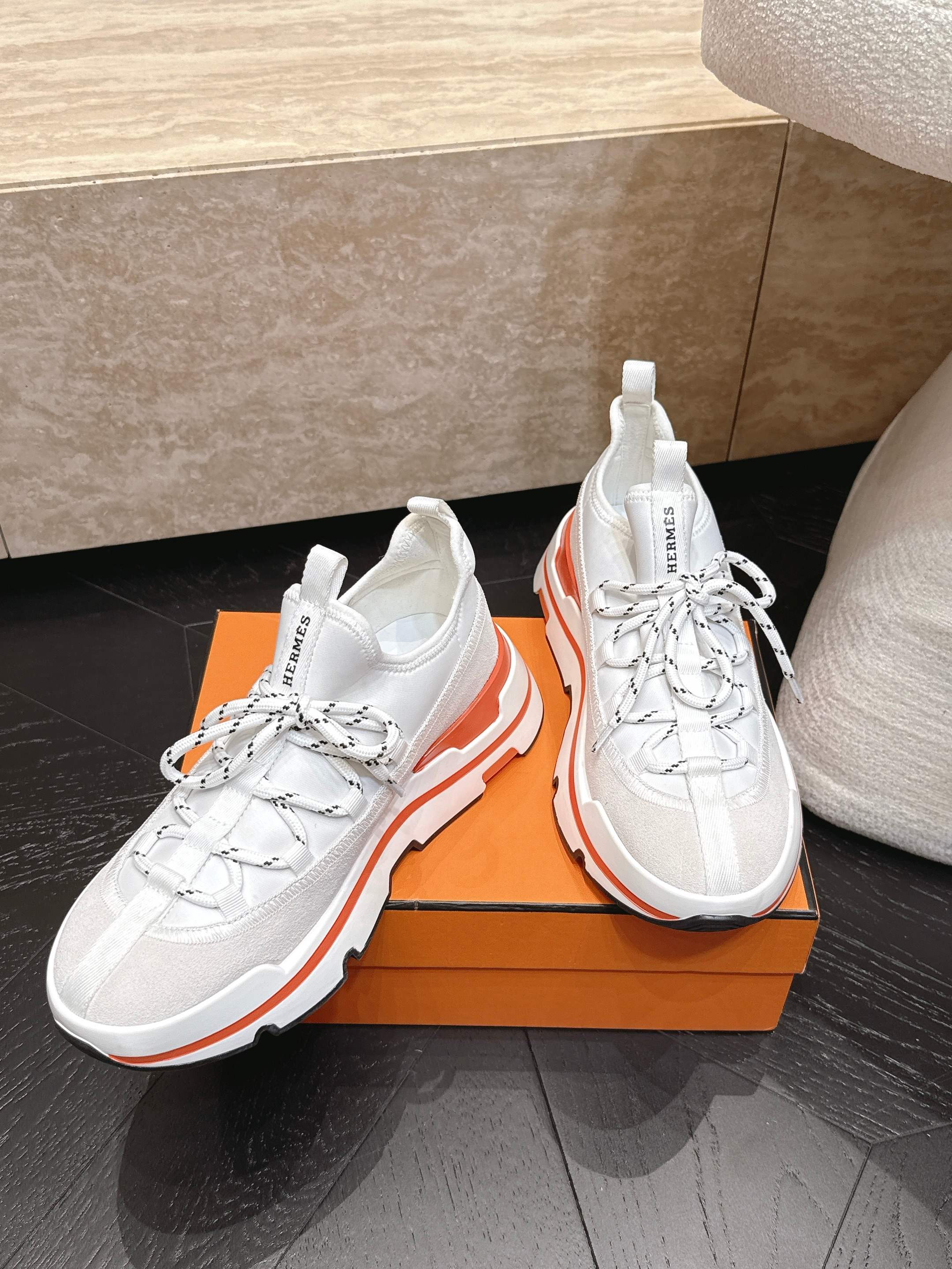 男款   Hermes 爱马仕 2026 新款厚底休闲运动鞋工艺极致，同步专柜上新.鞋子的每一个细节都特