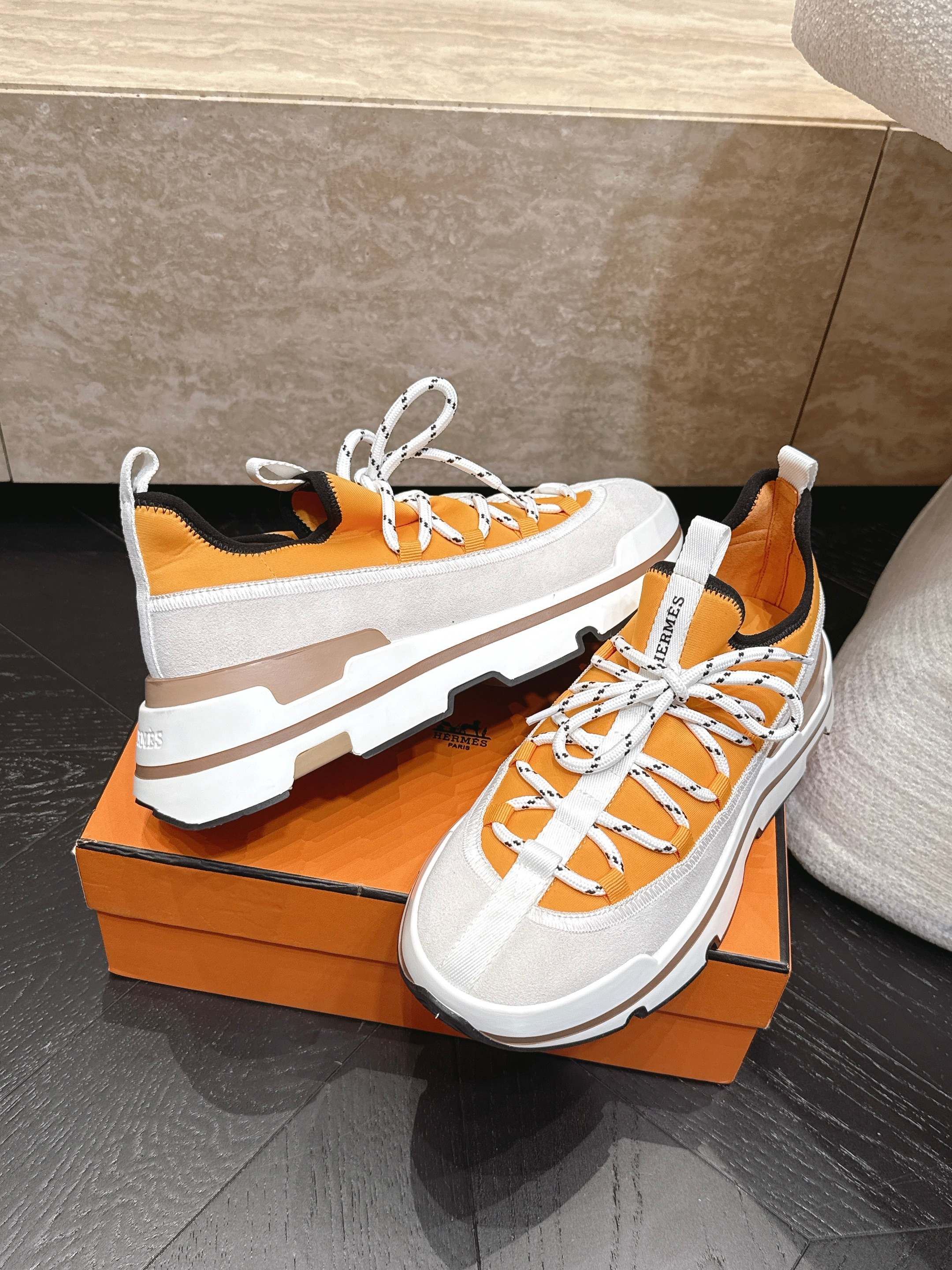 男款   Hermes 爱马仕 2026 新款厚底休闲运动鞋工艺极致，同步专柜上新.鞋子的每一个细节都特