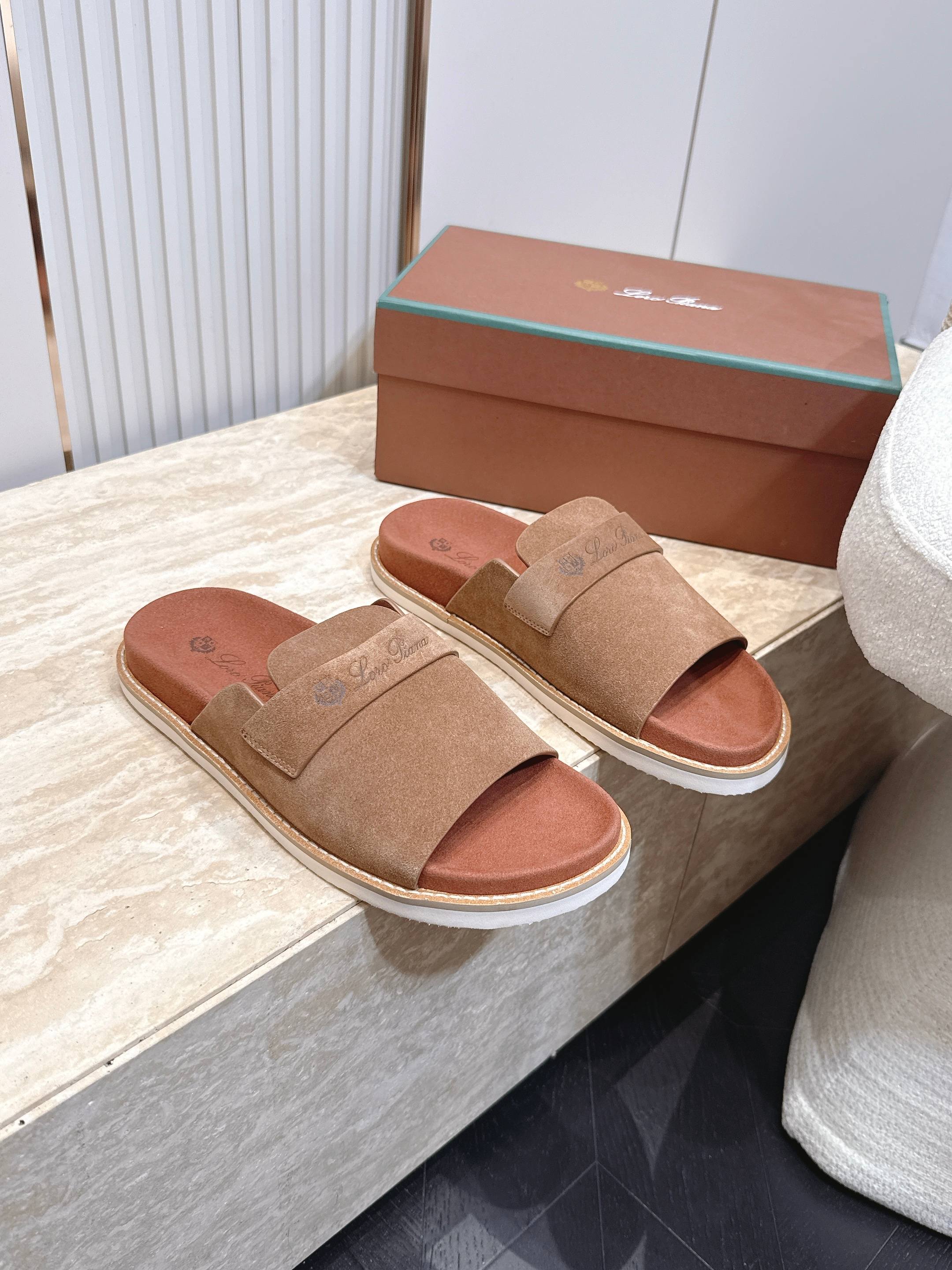 顶版 Brunello Cucinelli BC男士休闲男凉拖鞋饭列｜此款凉拖鞋鞋面料采用意大利进口高丝