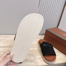 顶版 Brunello Cucinelli BC男士休闲男凉拖鞋饭列|此款凉拖鞋鞋面料采用意大利进口高丝 顶版 Brunello Cucinelli BC男士休闲男凉拖鞋饭列|此款凉拖鞋鞋面料采用意大利进口高丝